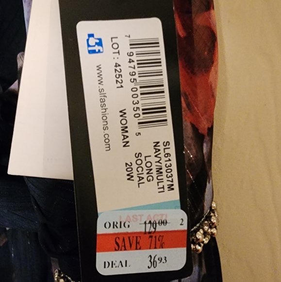 Dress - Picture 6 of 6